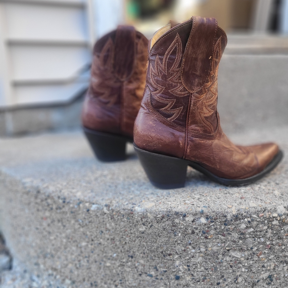 Brown Idyllwind Women’s Cowgirl Booties
